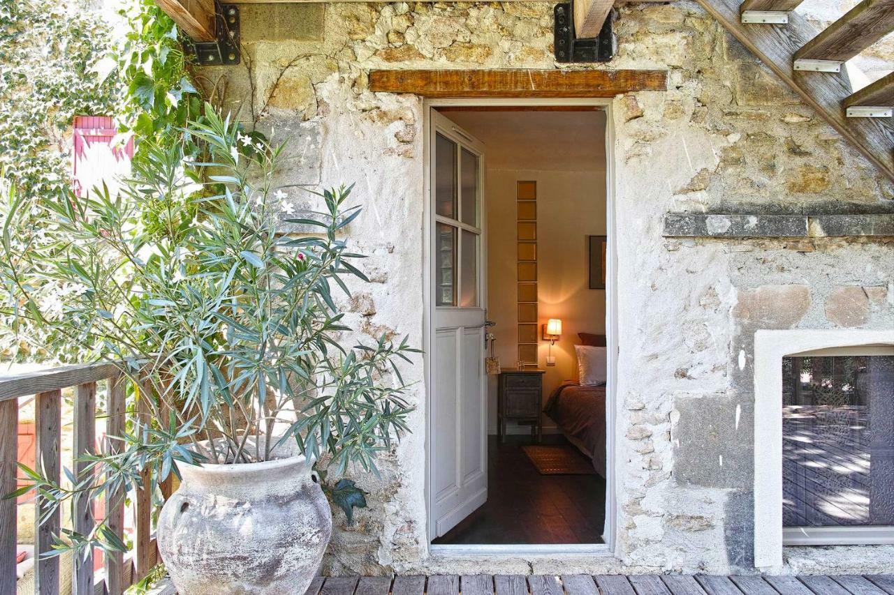 Le Moulin De Picaud Bed & Breakfast Grans Exterior photo